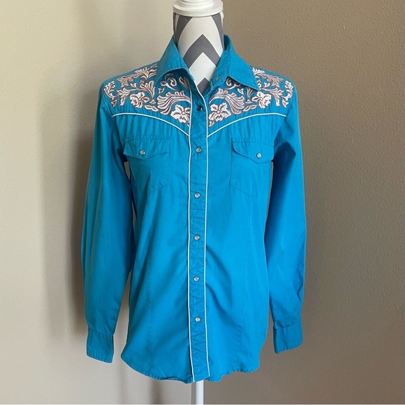 Ru Blue Tops - Women's Blue Embroidered Pearl Snap Long Sleeve Western Shirt - Size: Medium